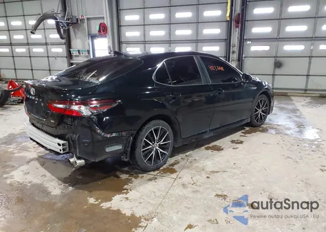 2021 Toyota Camry Se z USA, uszkodzony, nr VIN 4T1G11AK6MU540674